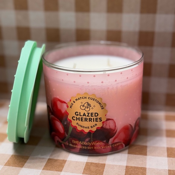 NEW B&BW Glazed Cherries Limited Edition 3 wick candle - Picture 3 of 4